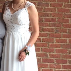 White prom/wedding dress
